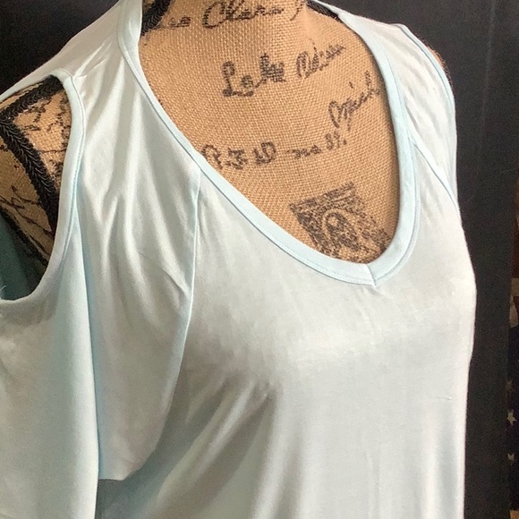 Top - Picture 2 of 7